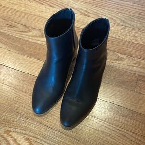 ABEO plaza back zip boot black 6.5 EUC